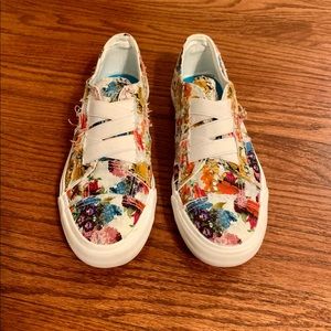 Floral gym shoes